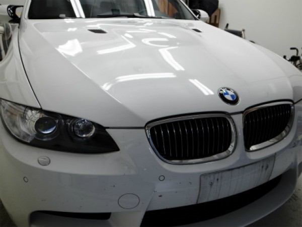 BMW M3(E90)　雨染み汚れにムムム~　スッキリ磨いてコーティング　福岡市Jさまサムネイル