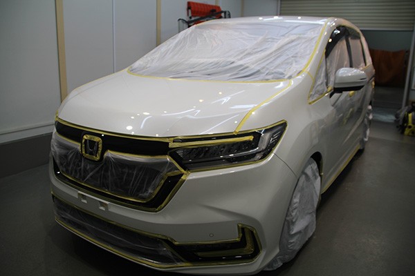 ホンダ オデッセイ e:HEV アブソリュート・EX　新車のミニバンをガラスコーティングサムネイル